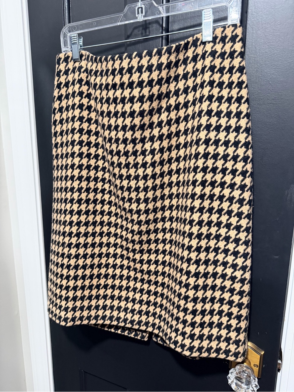 Talbots Houndstooth A-Line Skirt in Black & Beige